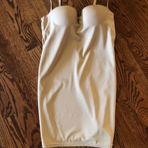 VICTORIA’S SECRET Slimming Stretchy Slip